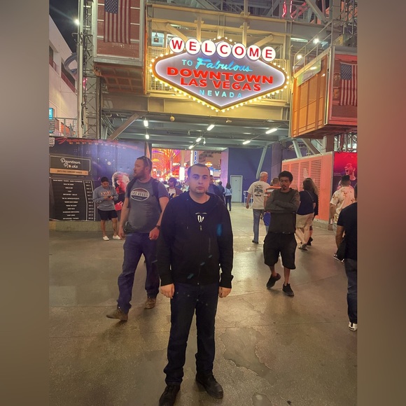 Meet your Posher, IanCarlo - Picture 10 of 16